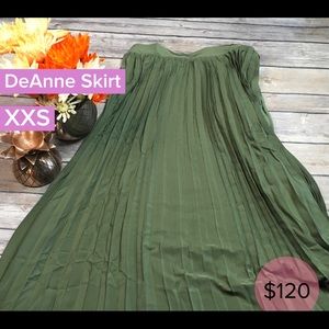 LuLaRoe DeAnne Skirt